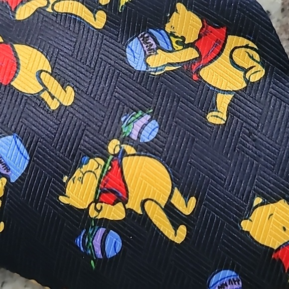 Vintage Pooh Tie - Picture 7 of 12